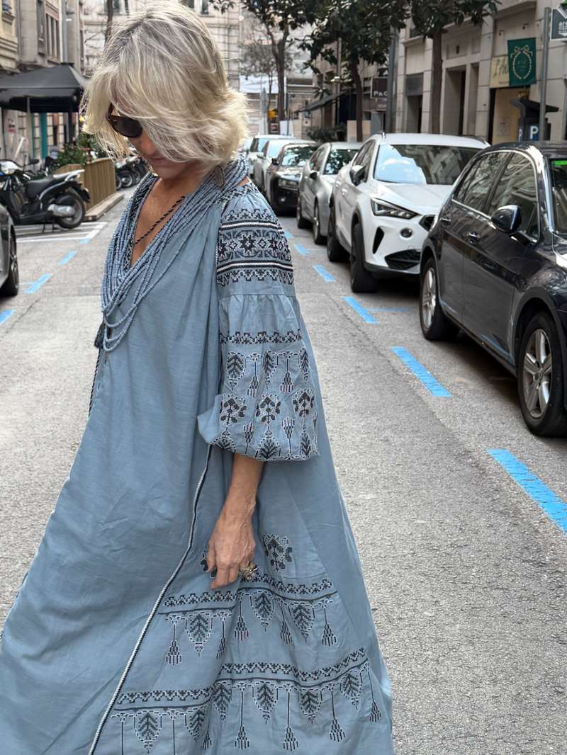 Oversize dress with embroidery on the sleeves and side