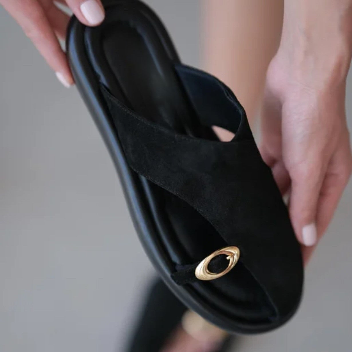 Women's toe buckle detail leather suede slippers