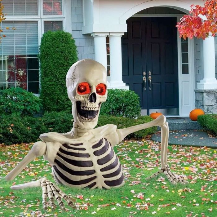 🎃Halloween Pre-sale 50% OFF🔥–Towering Skeleton with LED Eyes & Haunting Sounds👻