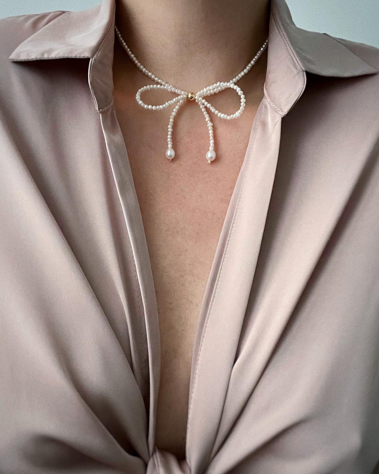 Pearl Bow Short Necklace