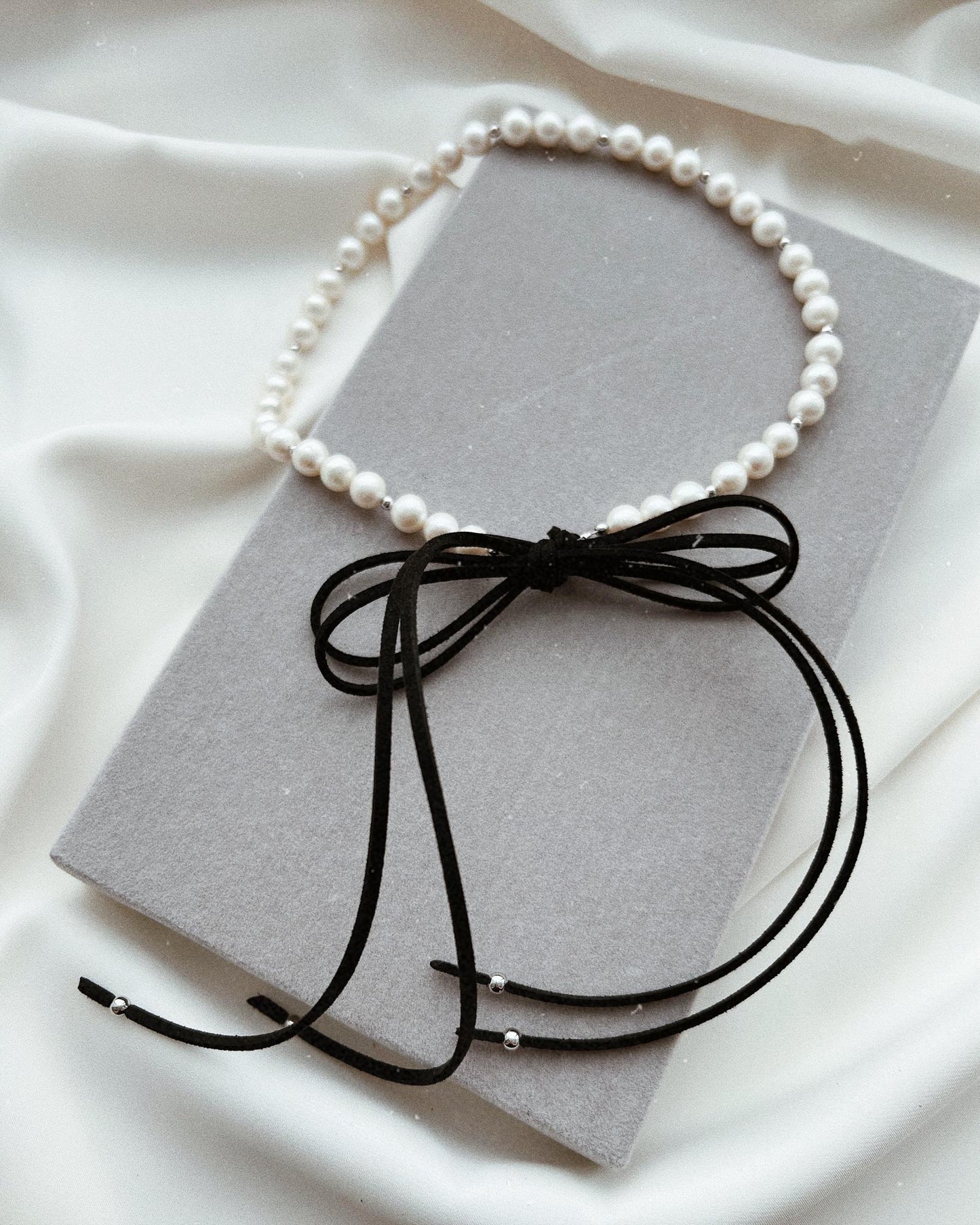 Velvet Bow Pearl Necklace