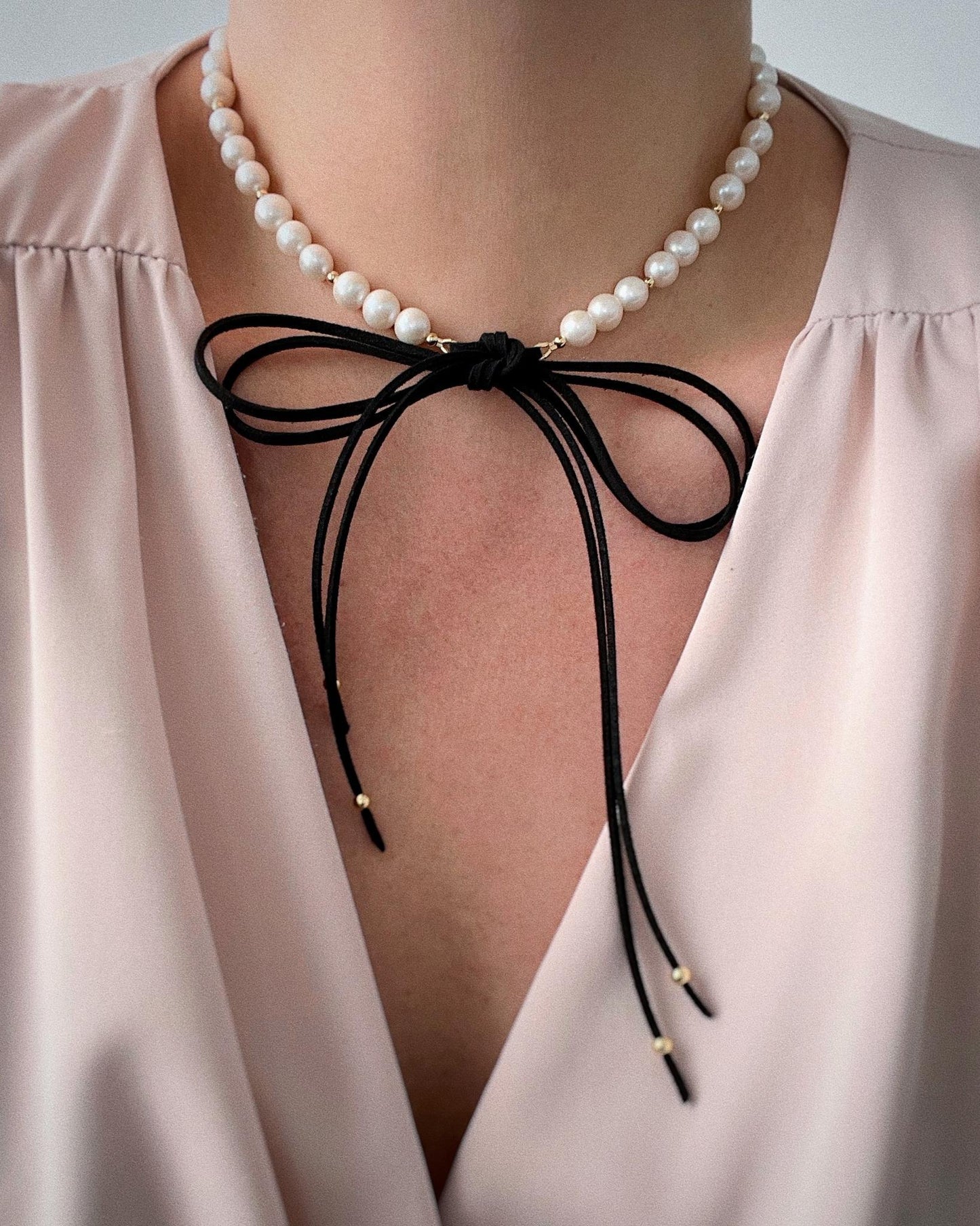 Velvet Bow Pearl Necklace