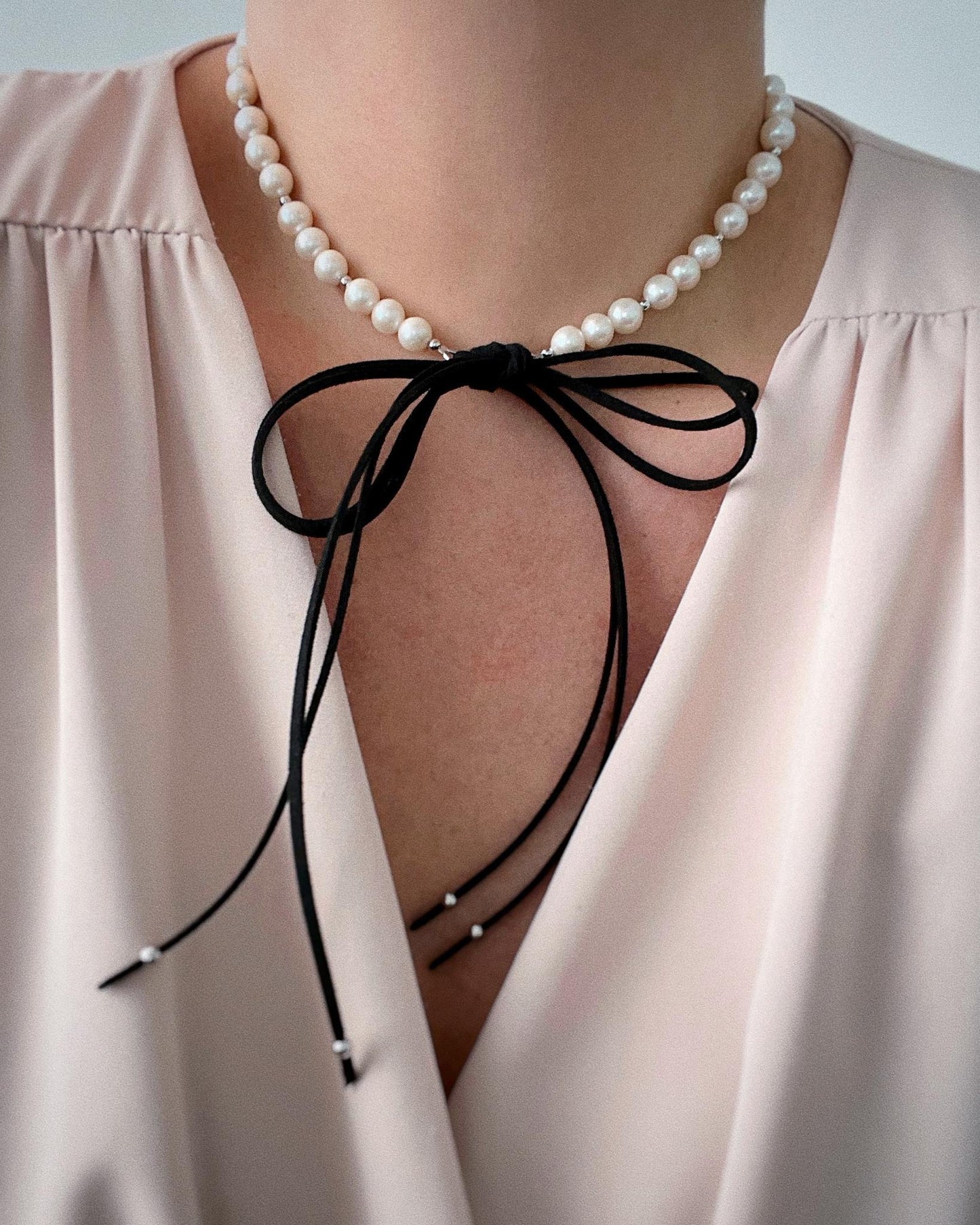 Velvet Bow Pearl Necklace